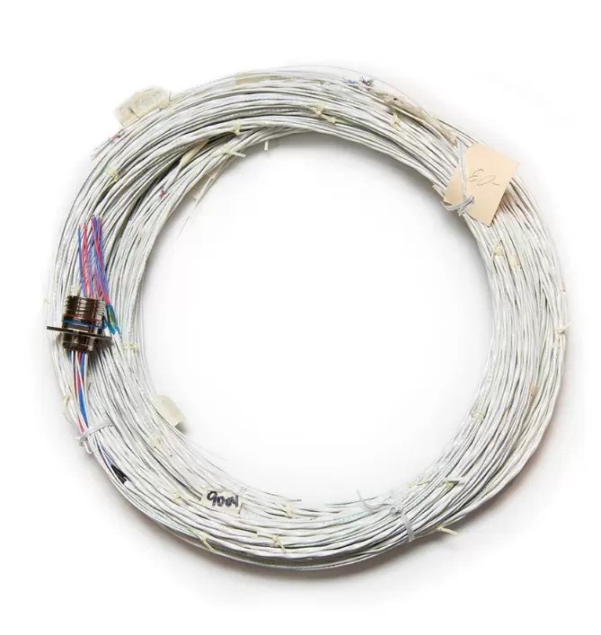 电子线束连接器